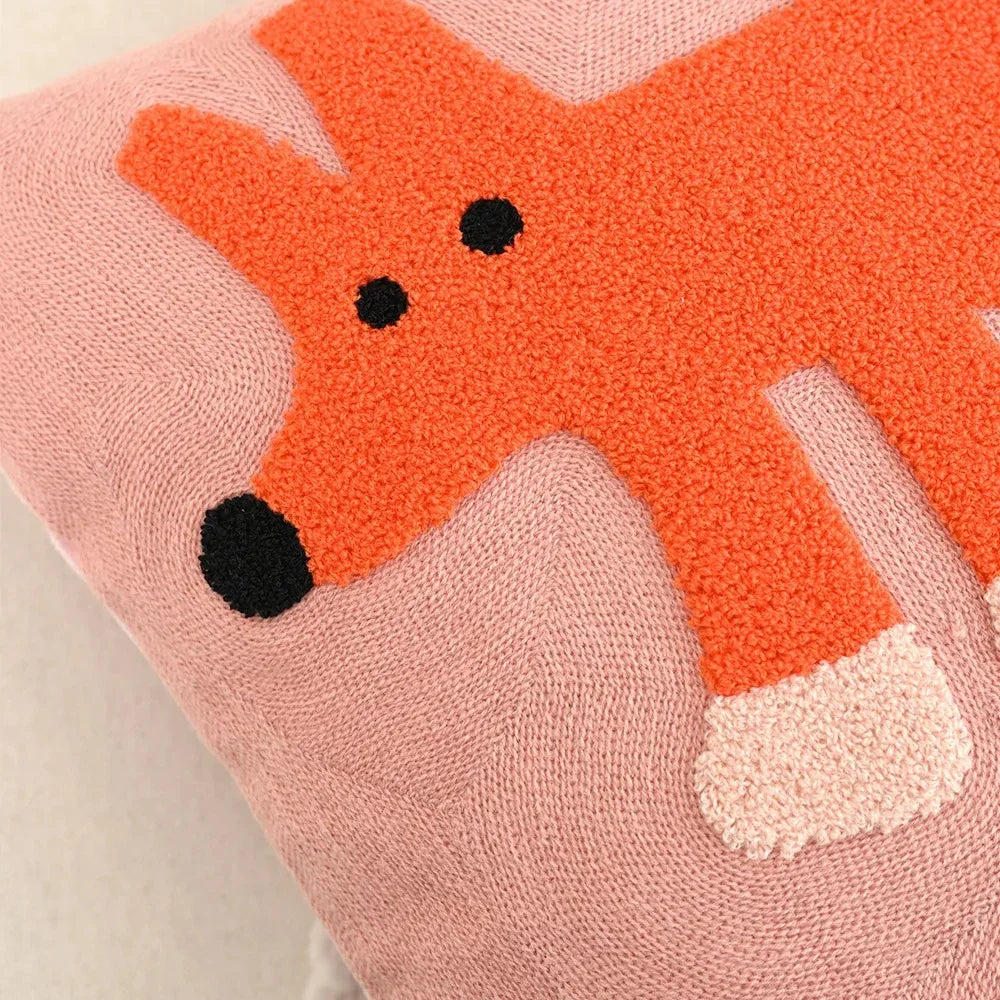 Kelro | Copertura per cuscino ricamata con animale nordico per decorare il divano