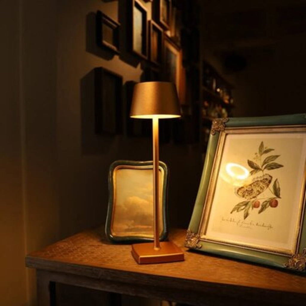 Lampada da tavolo wireless 2025 con dimmer touch