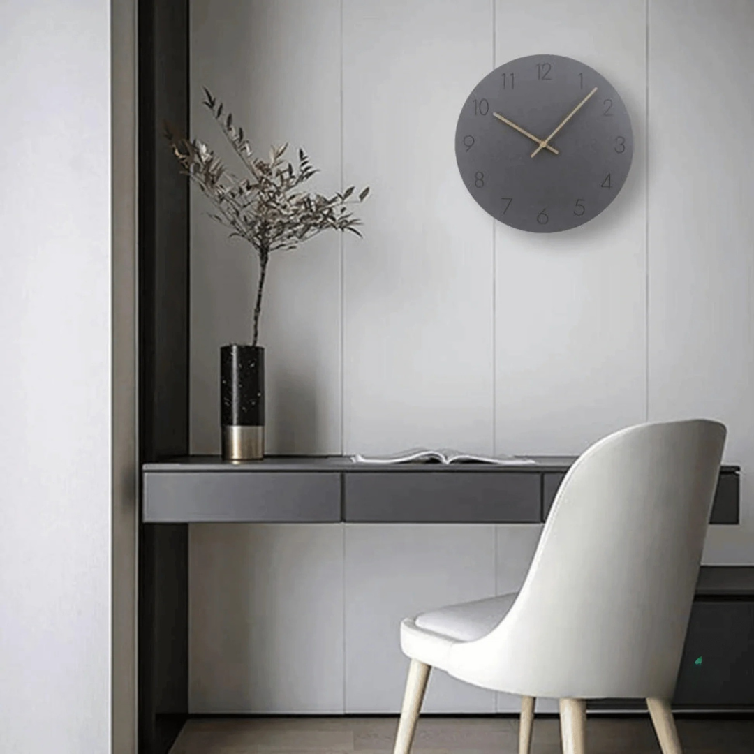 Orologio da parete in legno dallo stile minimalista ed elegante