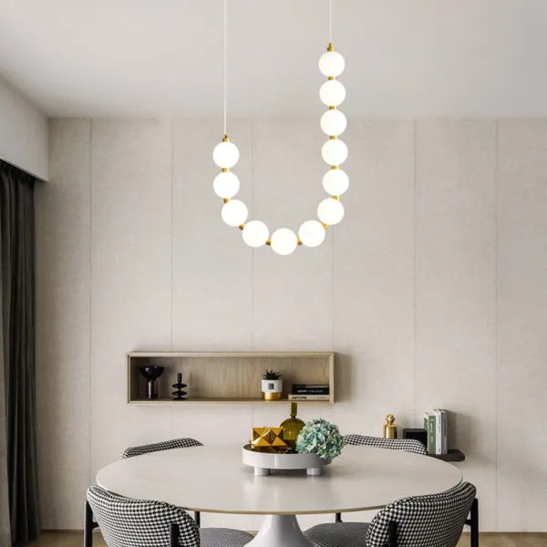 Lampadario elegante con lucente eleganza