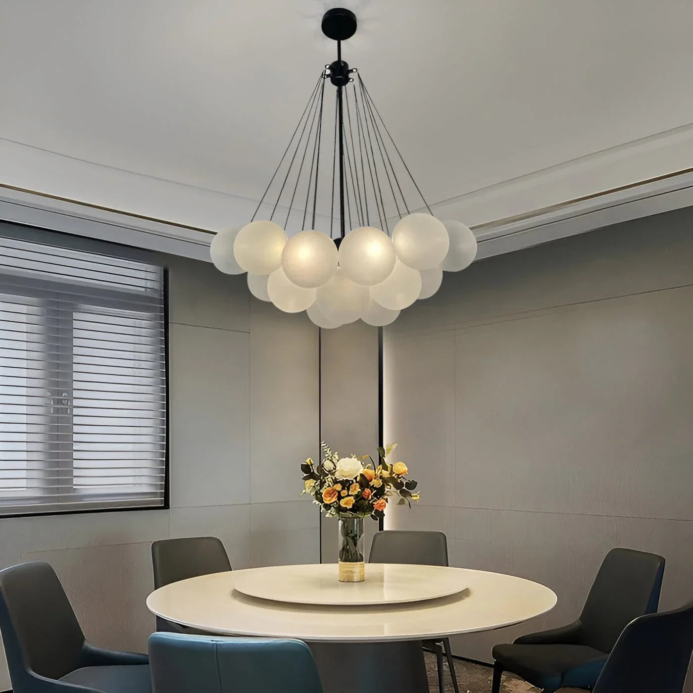 Lampadario Karlene con Palline Opache