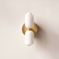 DualGlow – Applique con Due Teste in Acrilico e Metallo per Illuminazione Interna Moderna