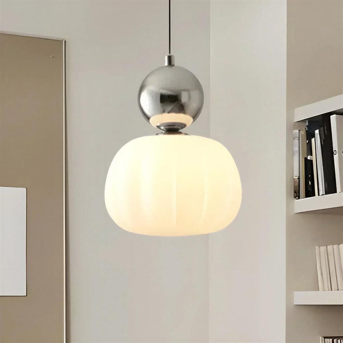 Illuminazione a Sospensione Art Deco con Design della Shade Scolpita