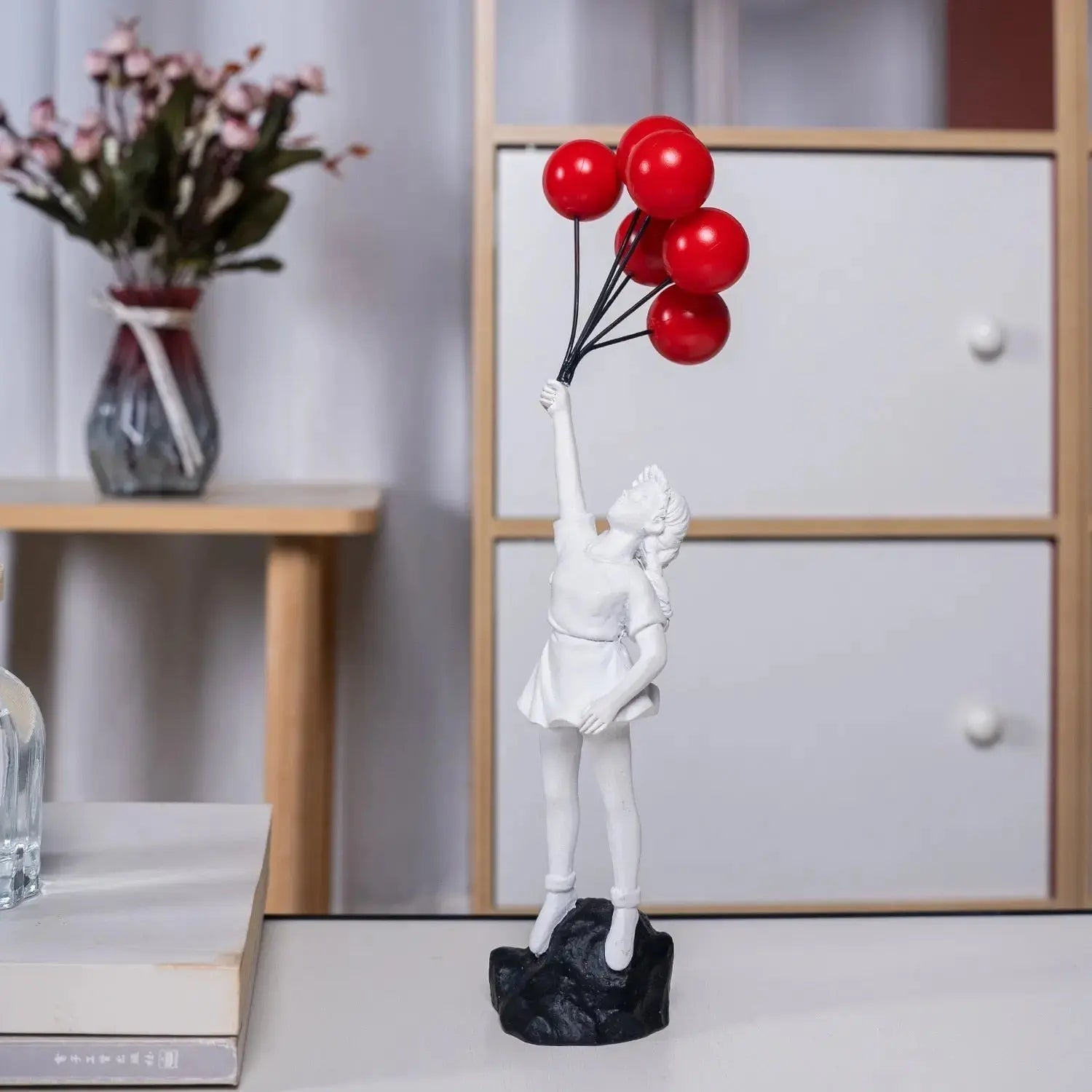 Statua della Ragazza Palloncino di Banksy