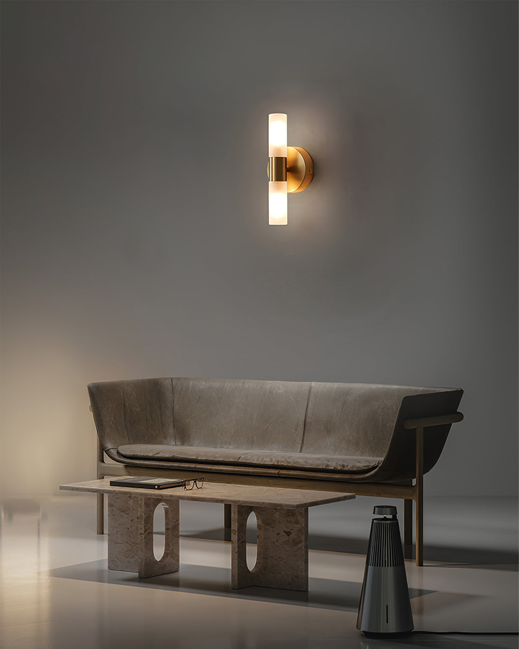 Lario – Elegante Applique in Ottone con Illuminazione LED a Risparmio Energetico