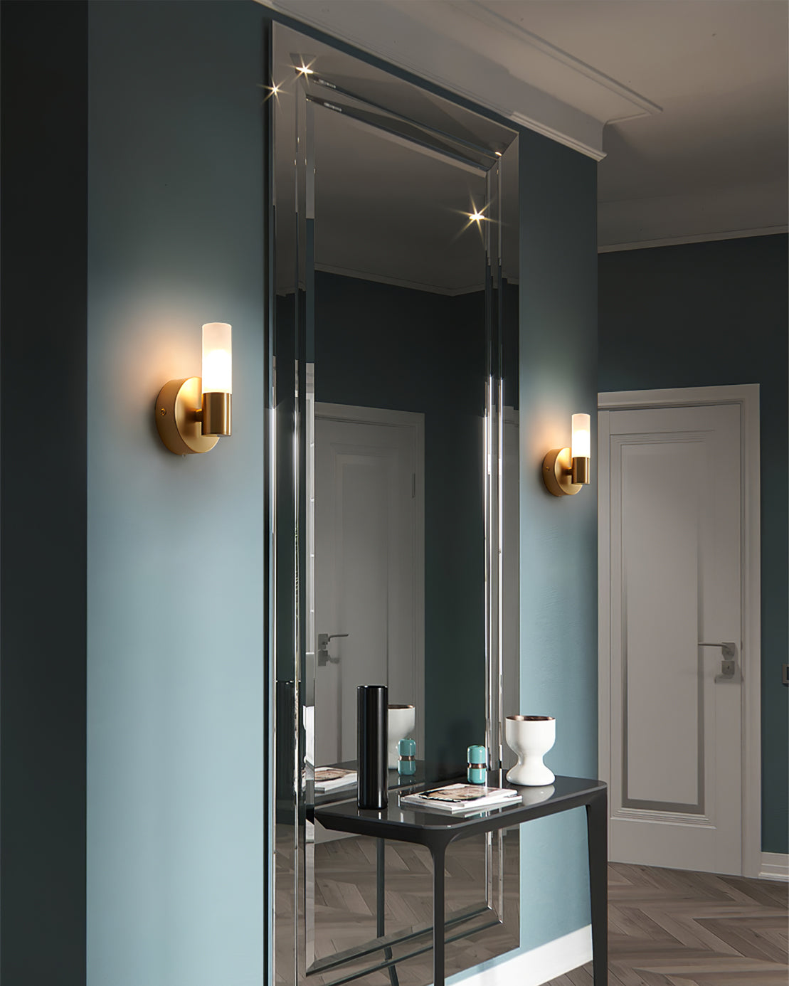 Lario – Elegante Applique in Ottone con Illuminazione LED a Risparmio Energetico