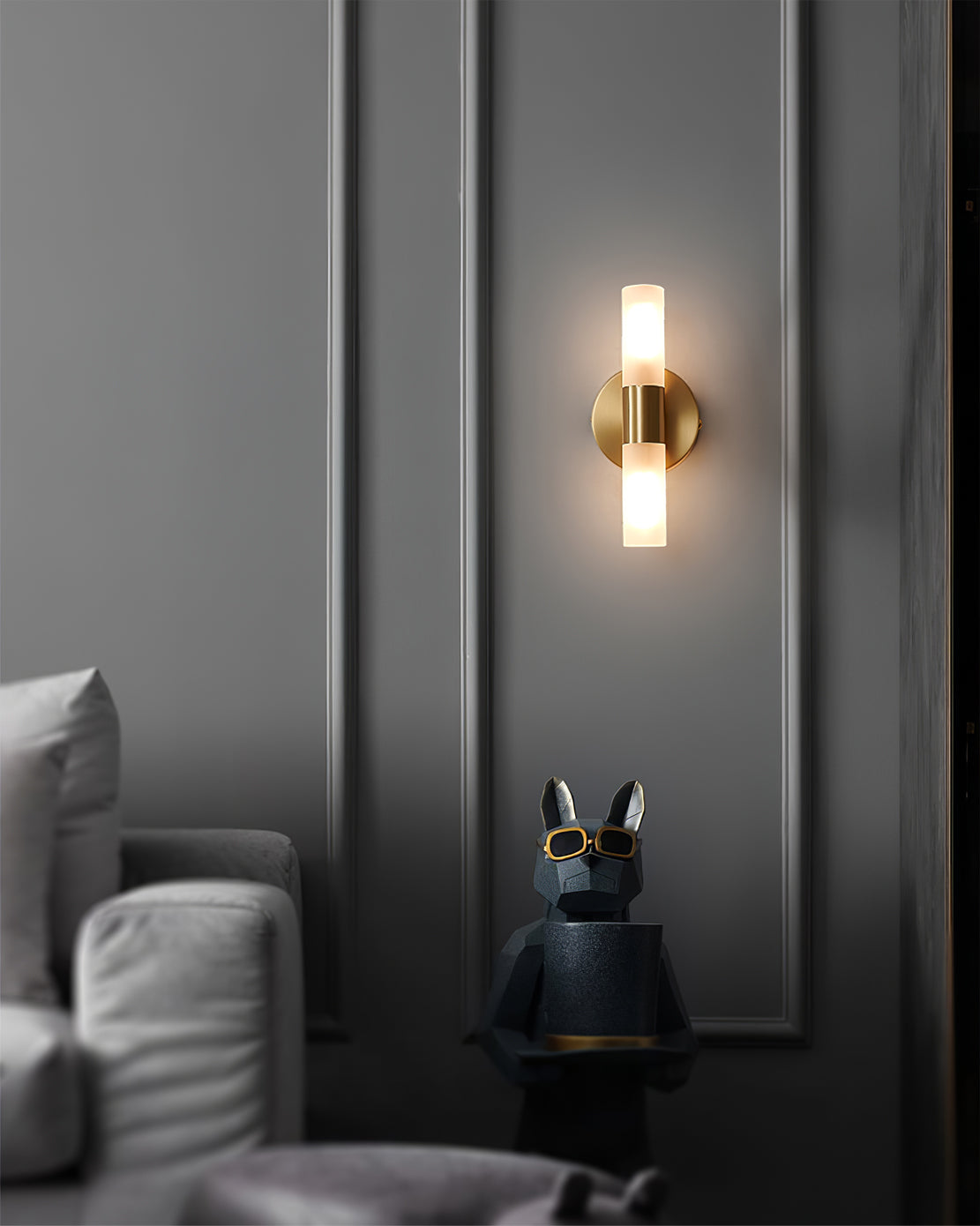 Lario – Elegante Applique in Ottone con Illuminazione LED a Risparmio Energetico