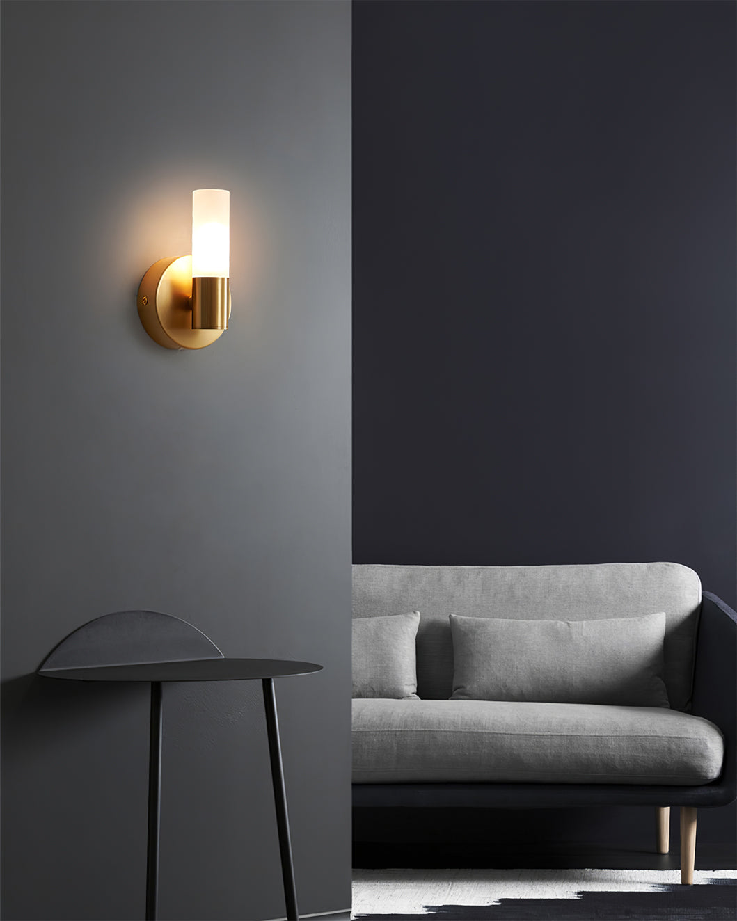 Lario – Elegante Applique in Ottone con Illuminazione LED a Risparmio Energetico