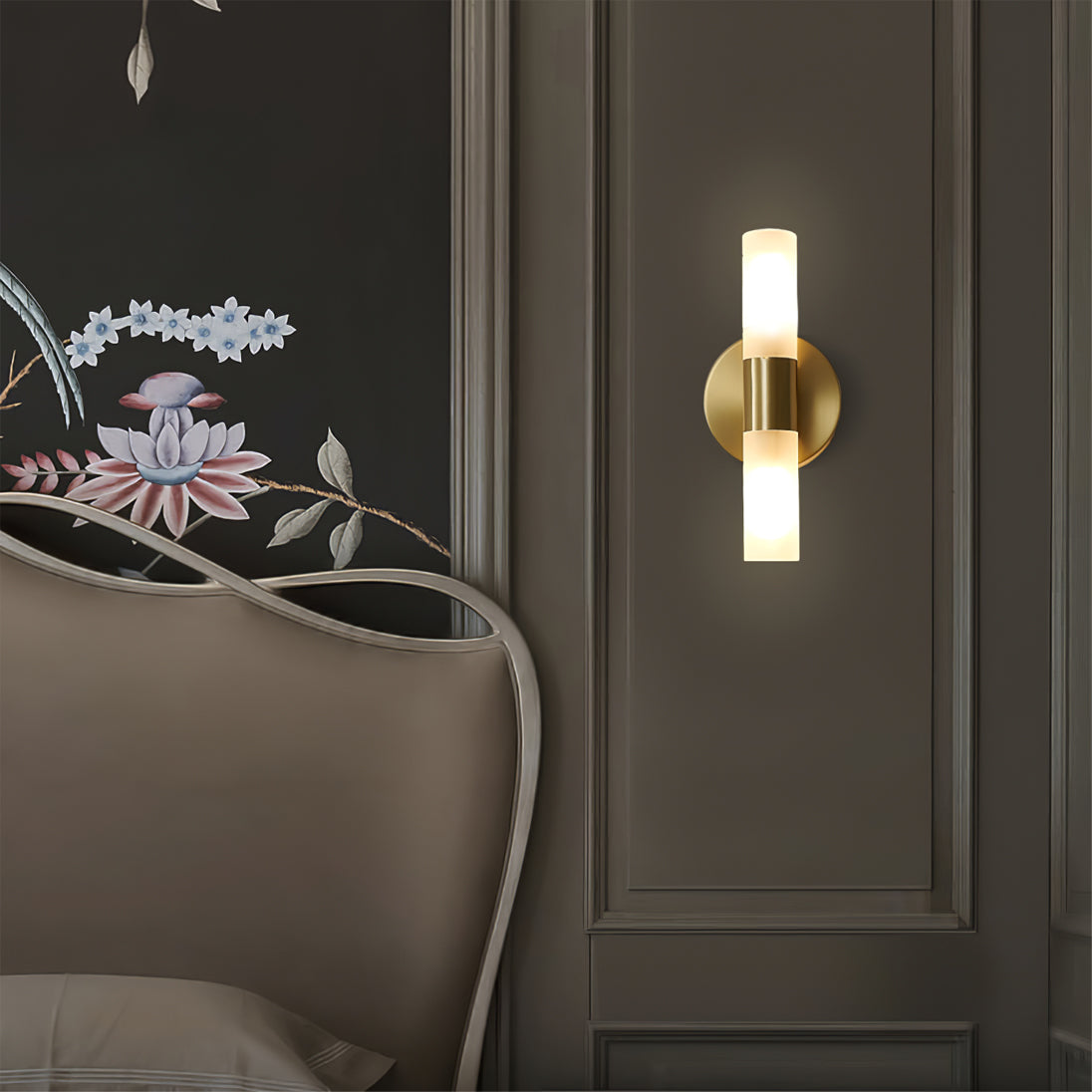 Lario – Elegante Applique in Ottone con Illuminazione LED a Risparmio Energetico