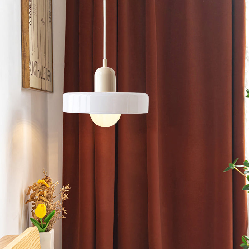 Lampada a sospensione in vetro stile Bauhaus con paralume ad anello