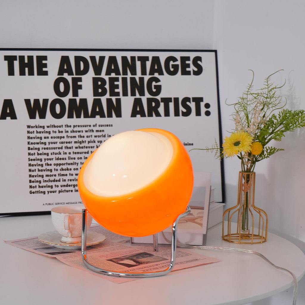 Lampada da Tavolo in Stile Bauhaus con Aspetto Vetro e Struttura in Metallo