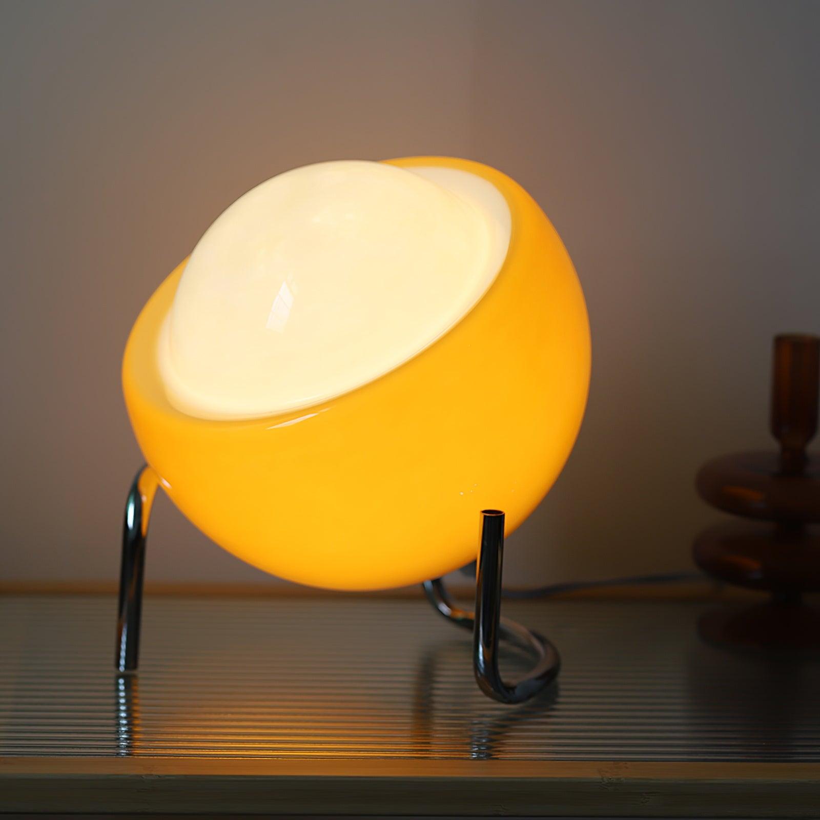 Lampada da Tavolo in Stile Bauhaus con Aspetto Vetro e Struttura in Metallo