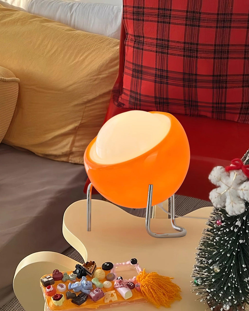 Lampada da Tavolo in Stile Bauhaus con Aspetto Vetro e Struttura in Metallo
