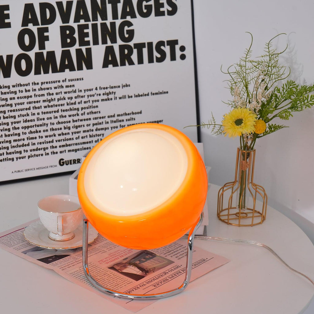Lampada da Tavolo in Stile Bauhaus con Aspetto Vetro e Struttura in Metallo
