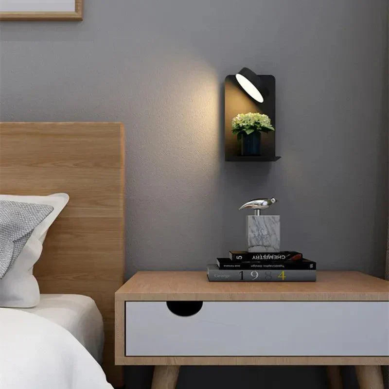 Hub di Illuminazione con Stazione di Ricarica - Illuminazione Elegante e Regolabile