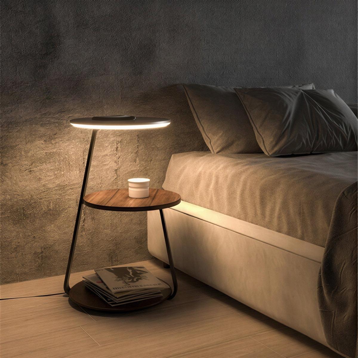 Tavolino da Notte con Lampada Integrata e Ripiani Doppio