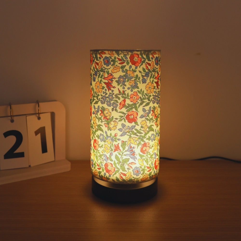 Lampada da tavolo in tessuto floreale botanico