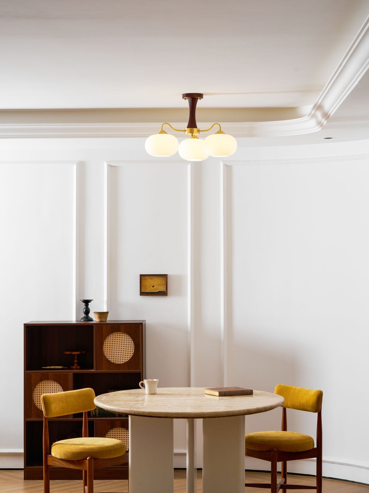 Velmirae | Lampadario in Ottone e Legno di Cachi per Soggiorni Eleganti