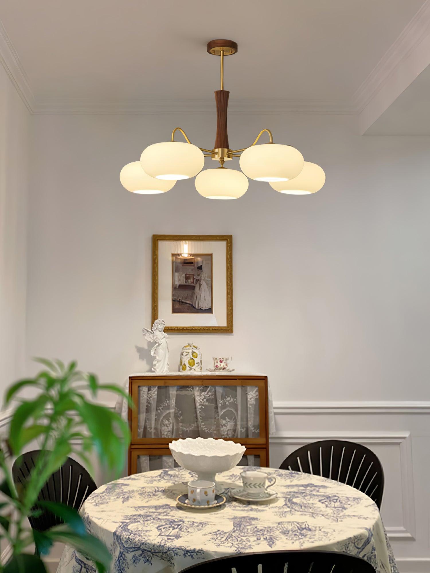 Velmirae | Lampadario in Ottone e Legno di Cachi per Soggiorni Eleganti
