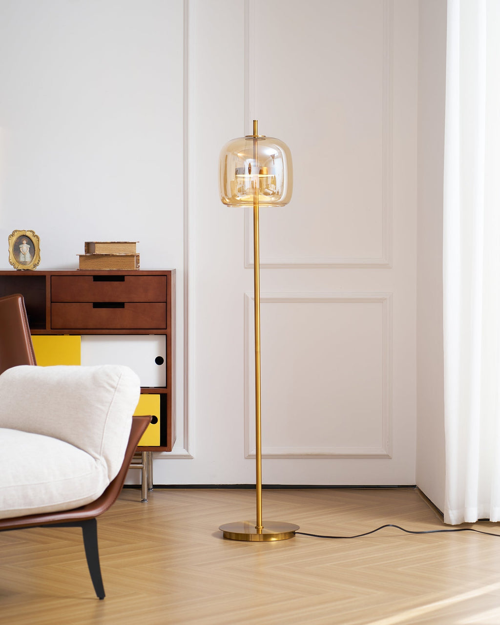 Loraya | Lampada da Terra Scultorea in Vetro con LED Integrato per Illuminazione del Soggiorno