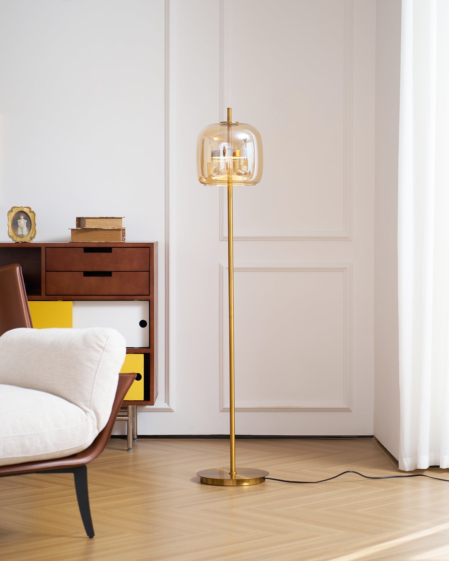 Loraya | Lampada da Terra Scultorea in Vetro con LED Integrato per Illuminazione del Soggiorno