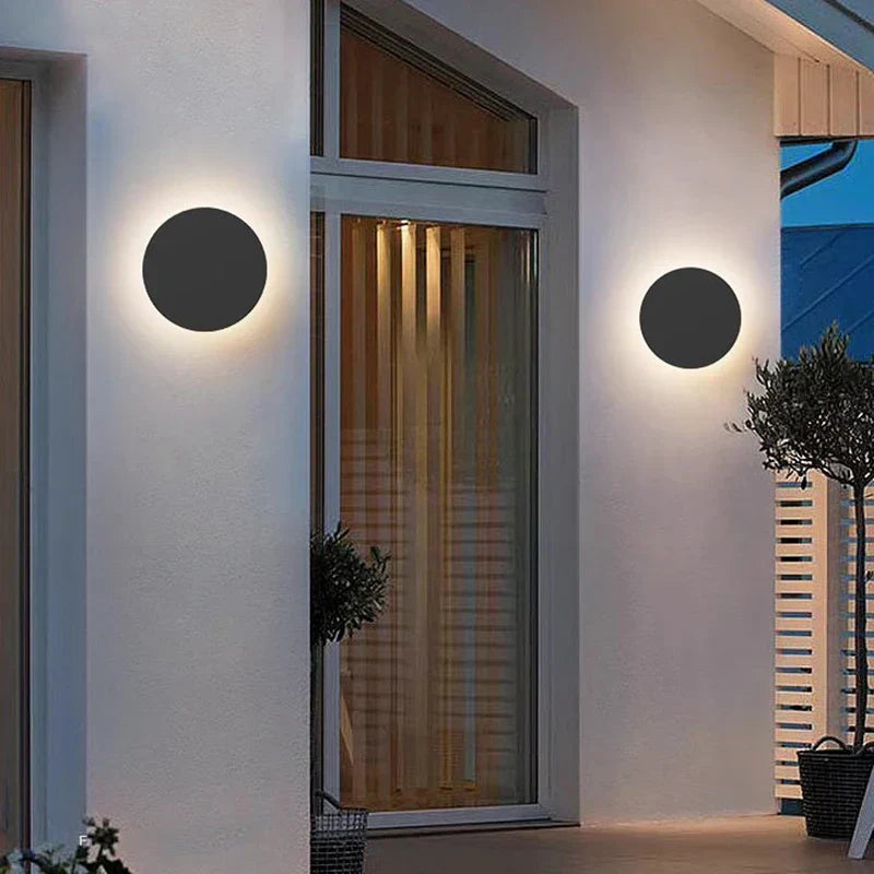 Illuminazione moderna per ogni giardino
