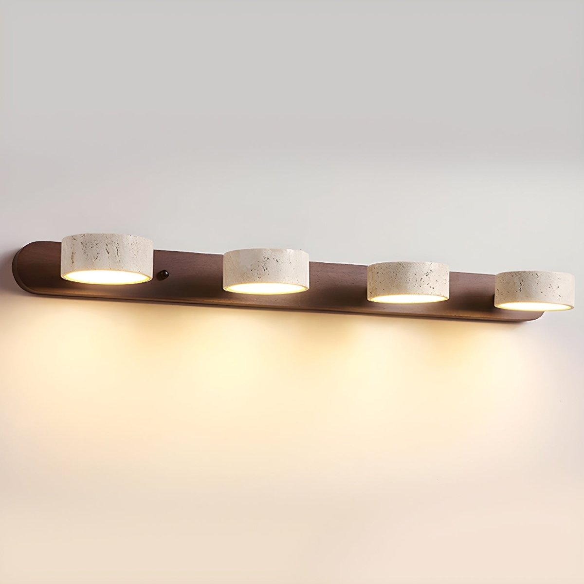 AVERRA – Applique LED in travertino per un lusso architettonico