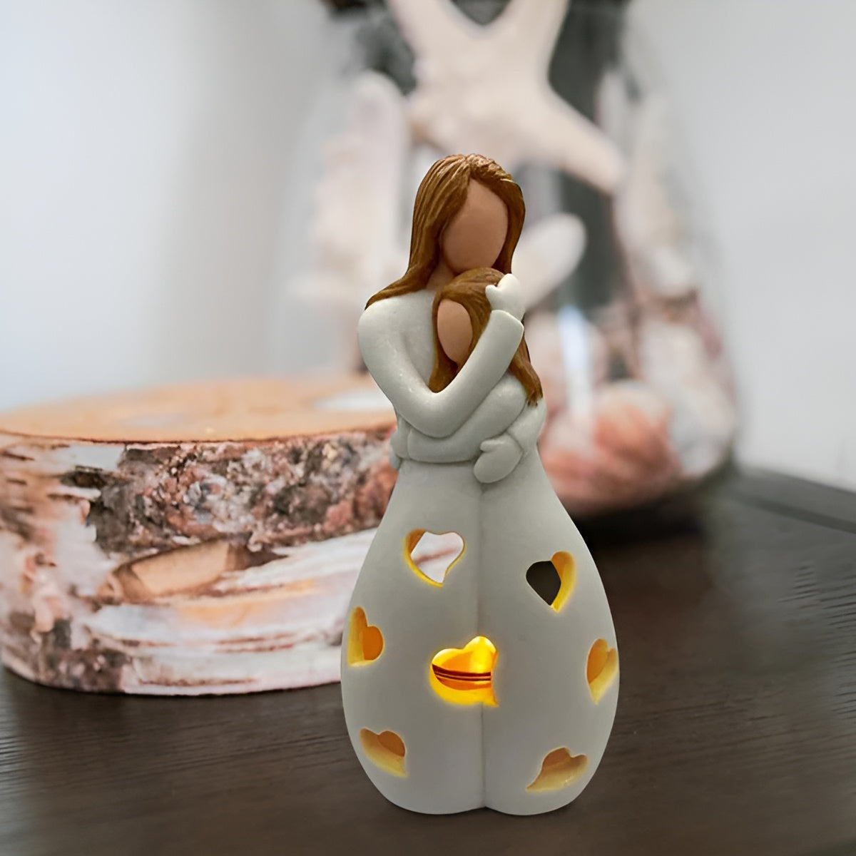 Figura di Madre e Figlia Abbracciante Porta Candela Flickering - LoveGlow