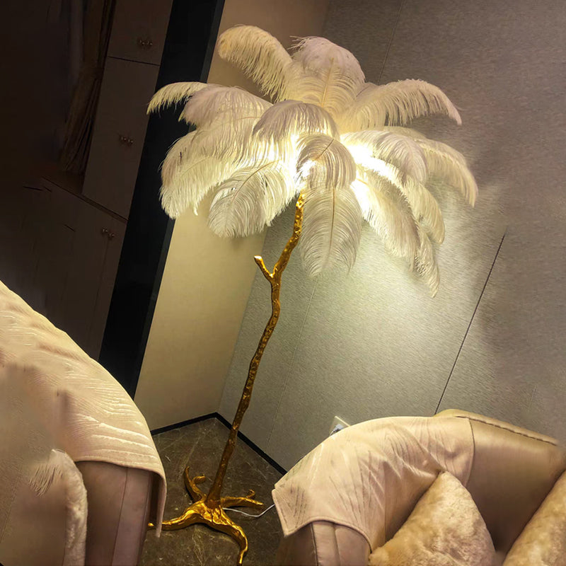 Lampada alta con piume, che porta lusso in ogni ambiente!