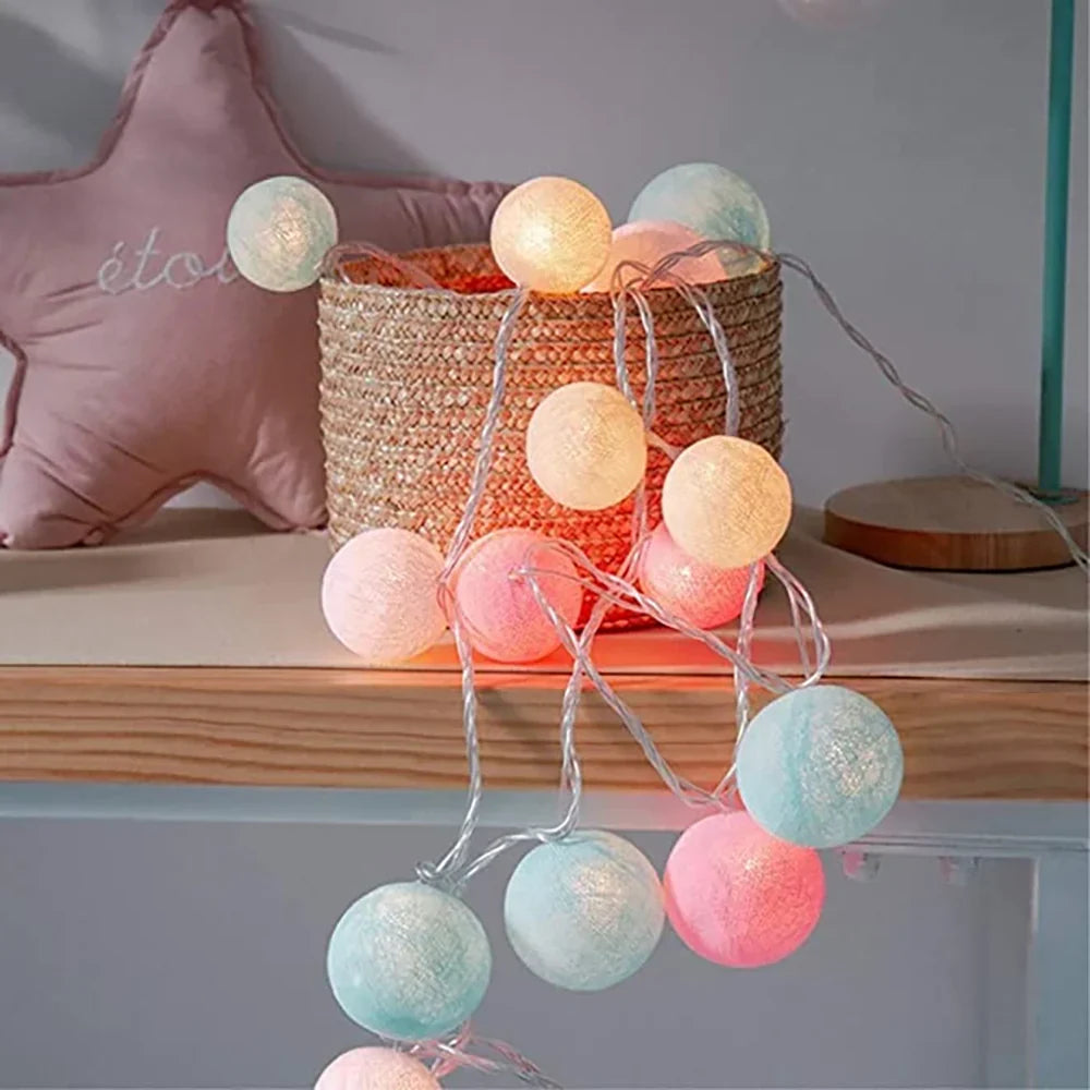 Ghirlanda di Palline di Cotone
