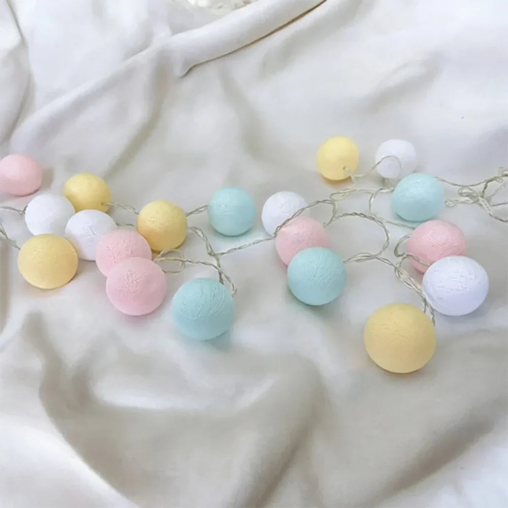 Ghirlanda di Palline di Cotone