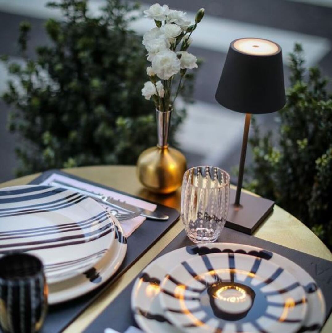 Lampada da tavolo wireless 2025 con dimmer touch
