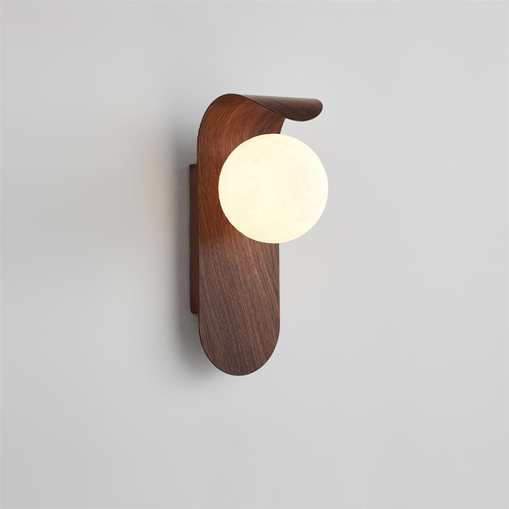 Lumirae | Applique moderna effetto legno con globi satinati per illuminazione di bagni e camere da letto