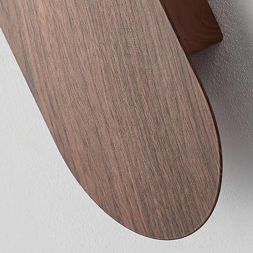 Lumirae | Applique moderna effetto legno con globi satinati per illuminazione di bagni e camere da letto