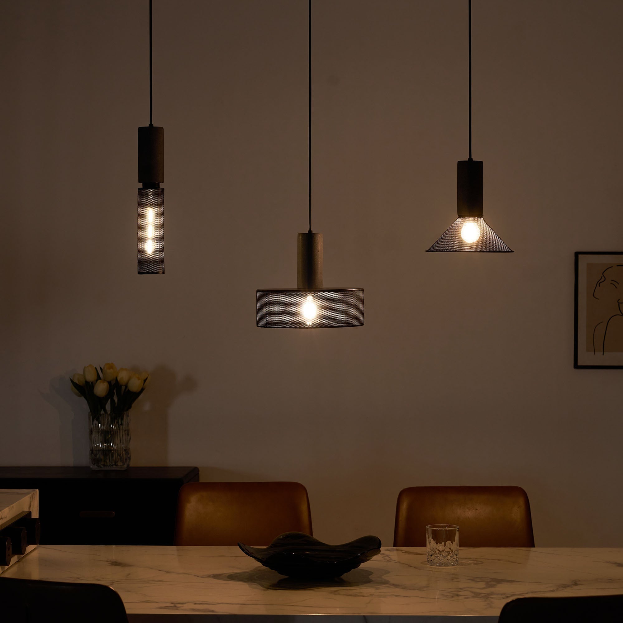 Virexo | Lampada a sospensione in cemento industriale con paralume cilindrico per interni moderni