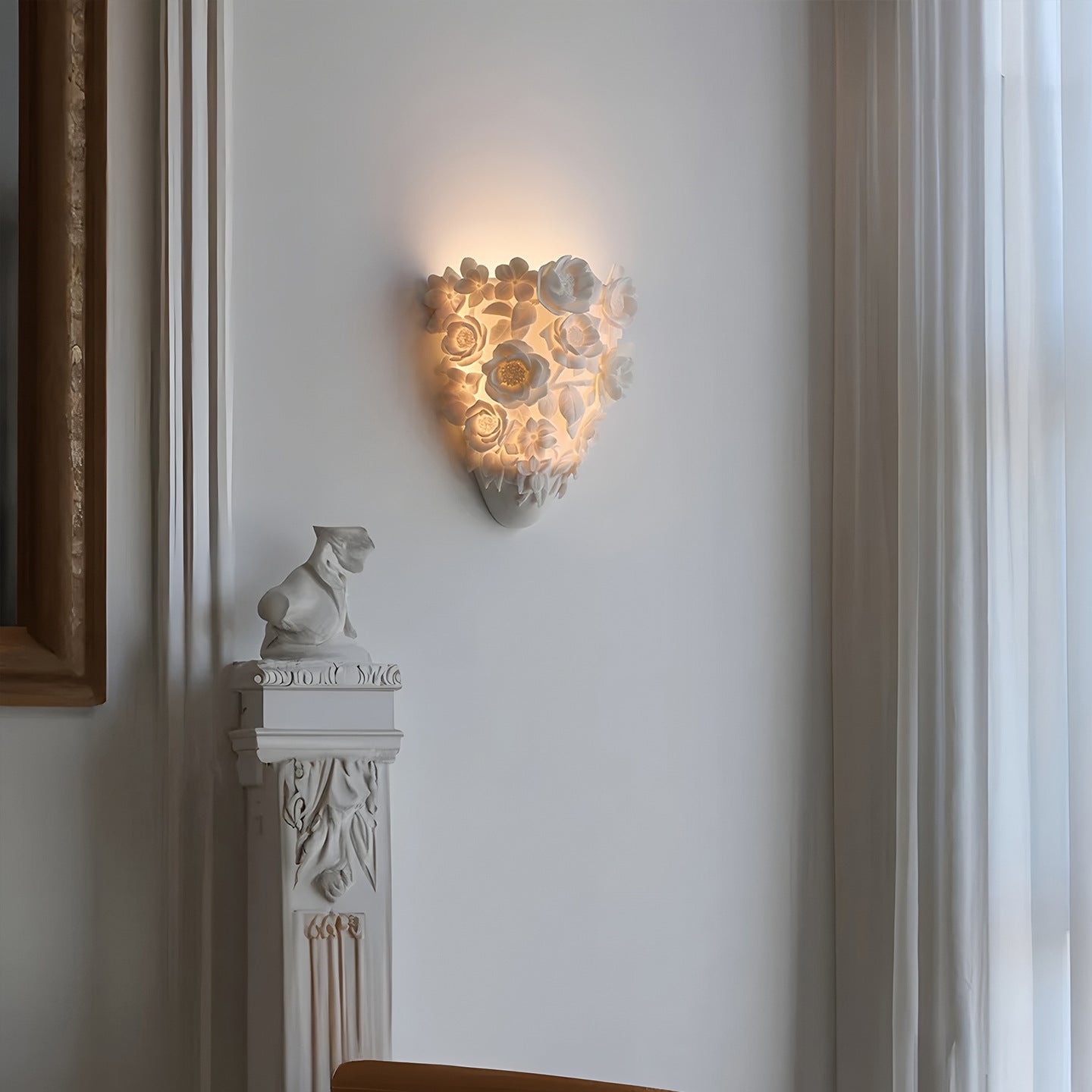 Applique in Ceramica con Fiori, Elegante Lampada da Notte per Camera da Letto e Soggiorno, Luce Calda 3000K, 35 cm