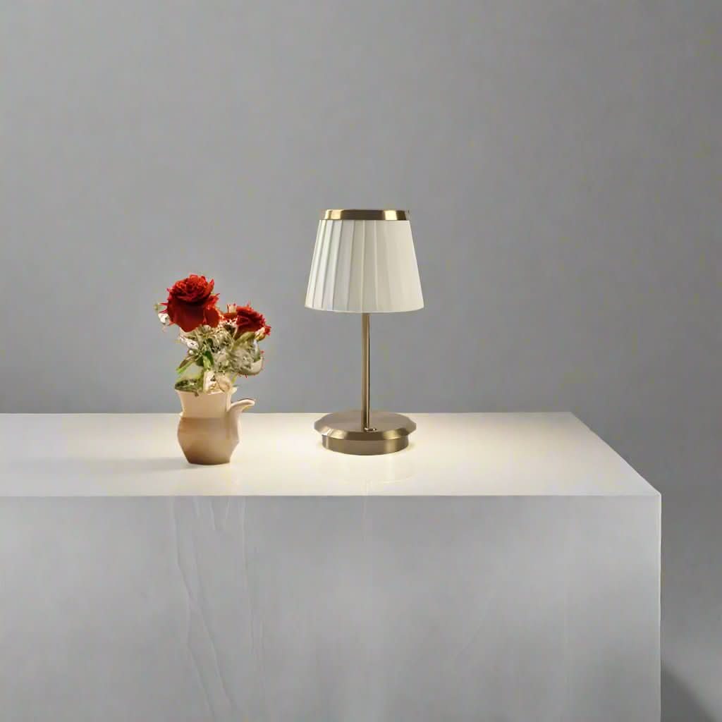 Lampada da Tavolo LED Ricaricabile Elegante con Controllo Touch