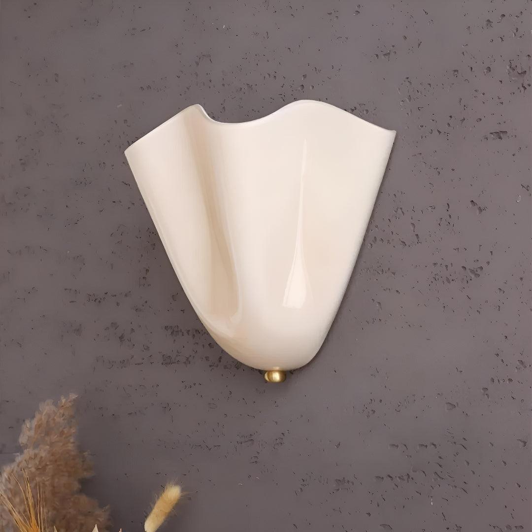 Applique da Parete Classica per Soggiorno con Paralume in Vetro a Petalo Curvo