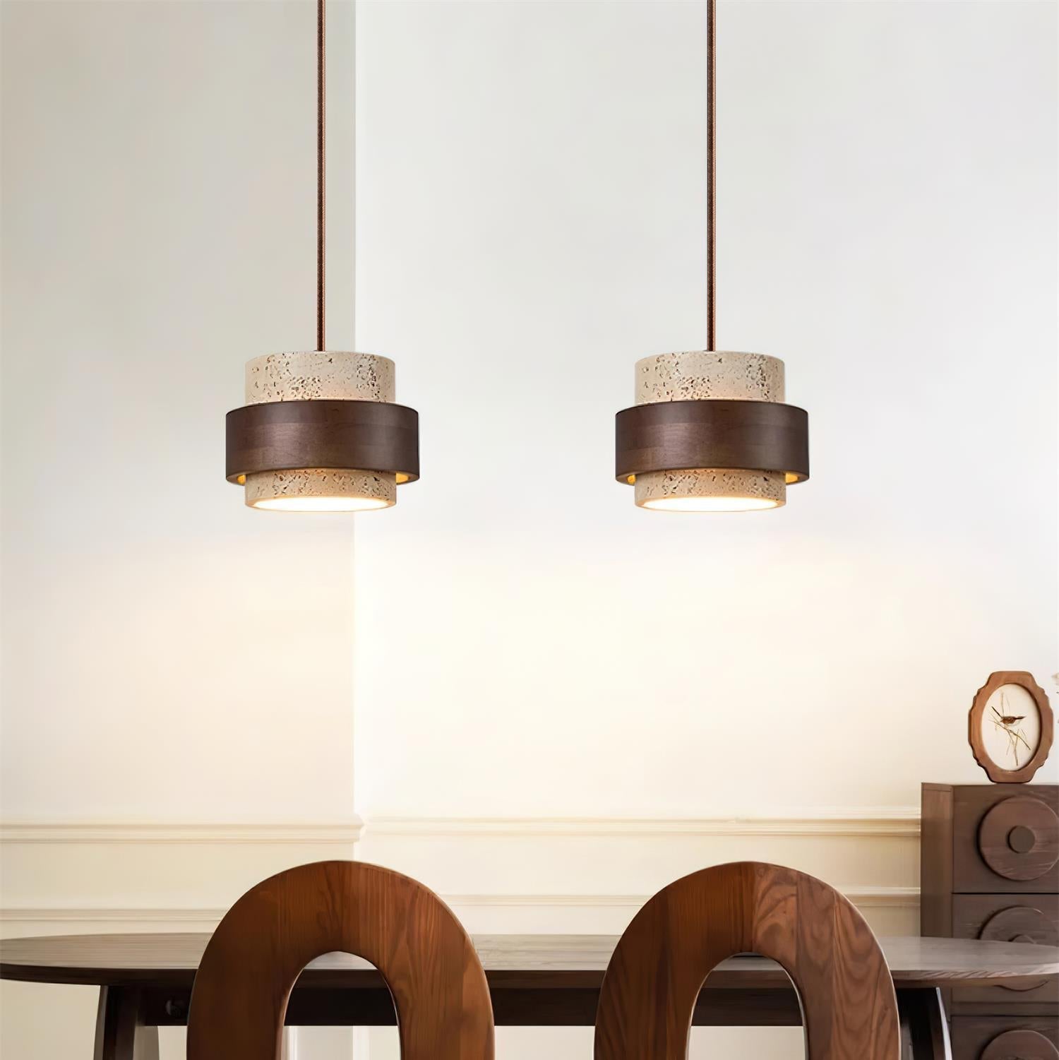 Arluna | Lampada a Sospensione in Travertino con Dettagli in Legno di Noce per Illuminazione Ambientale Moderna