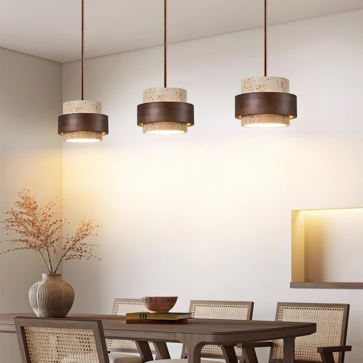 Arluna | Lampada a Sospensione in Travertino con Dettagli in Legno di Noce per Illuminazione Ambientale Moderna