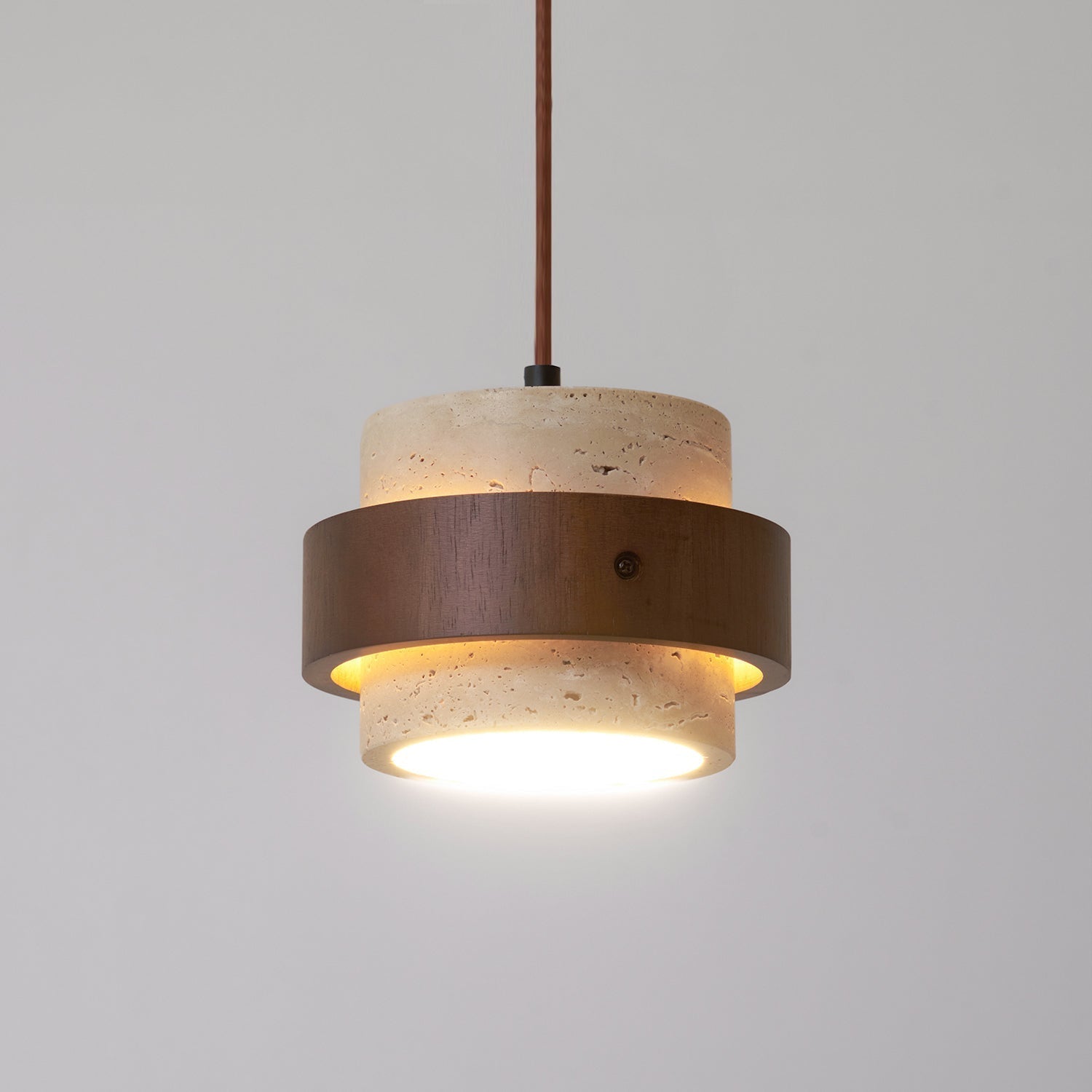 Arluna | Lampada a Sospensione in Travertino con Dettagli in Legno di Noce per Illuminazione Ambientale Moderna