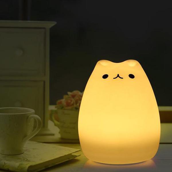 Lampada notturna per gatti che cambia colore