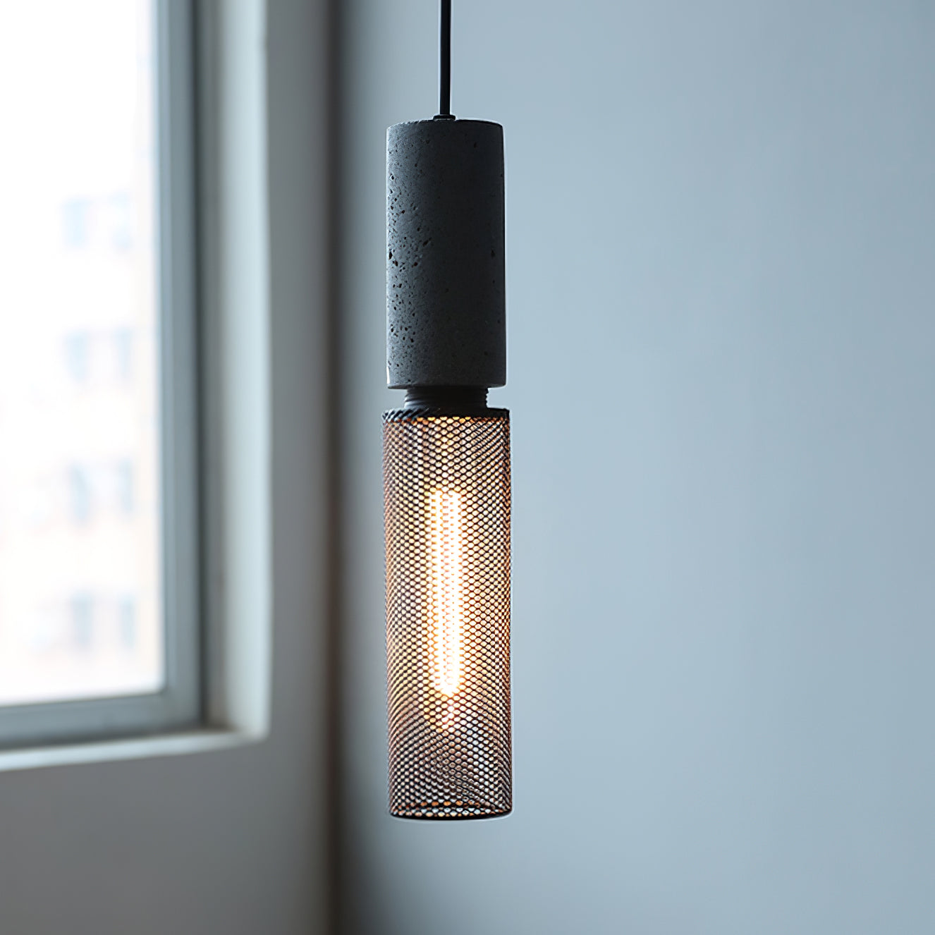 Virexo | Lampada a sospensione in cemento industriale con paralume cilindrico per interni moderni