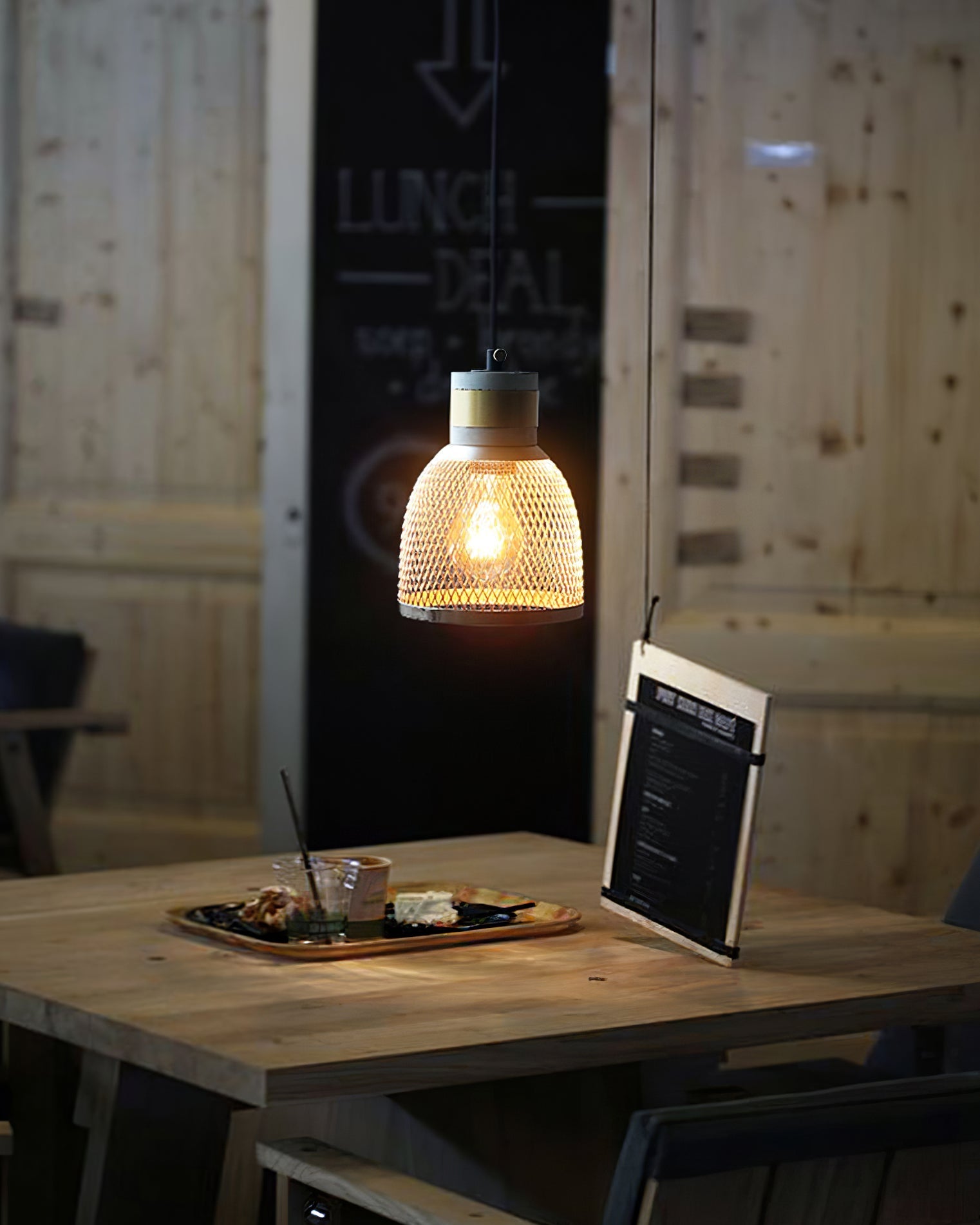 Virexo | Lampada a sospensione in cemento industriale con paralume cilindrico per interni moderni