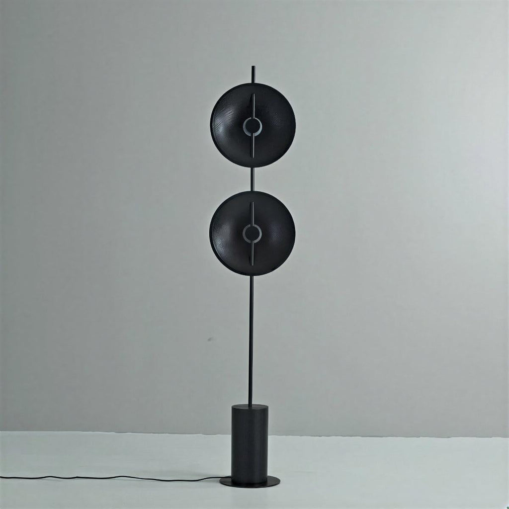Lampada da Terra Contemporanea con Design Artistico a Doppio Disco