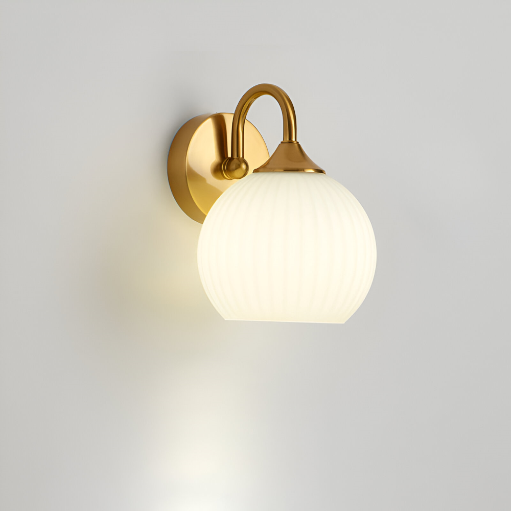 GlowSphere – Lampada da parete in vetro striato a forma di sfera moderna