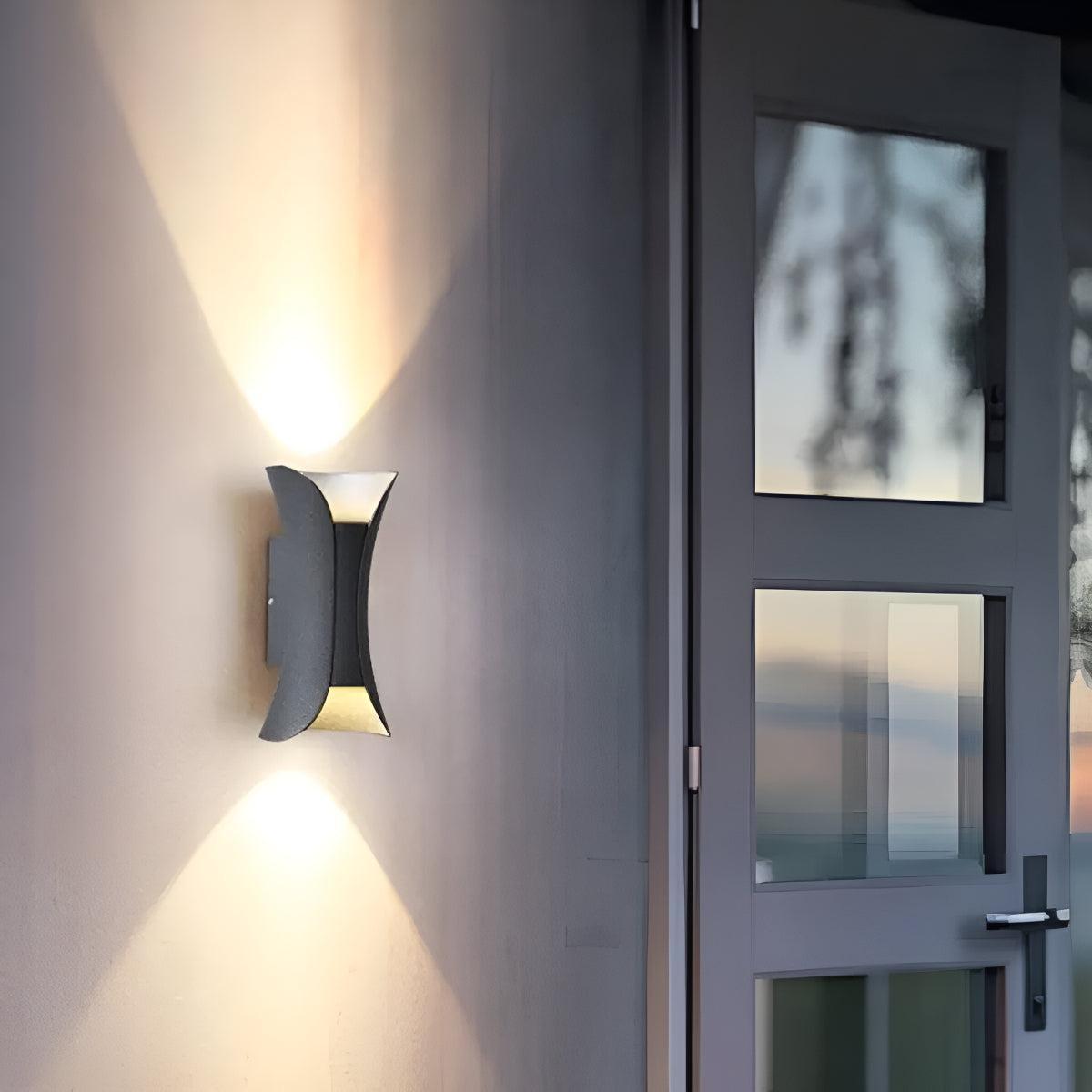 Applique da Esterno Curva con Fissaggio Su e Giù