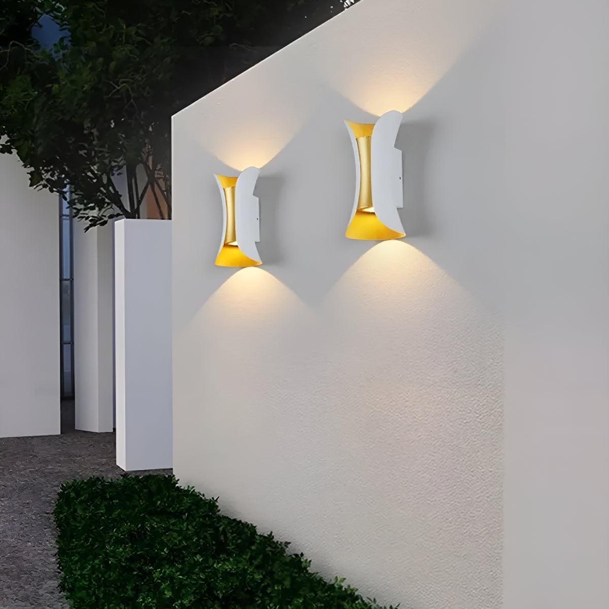 Applique da Esterno Curva con Fissaggio Su e Giù