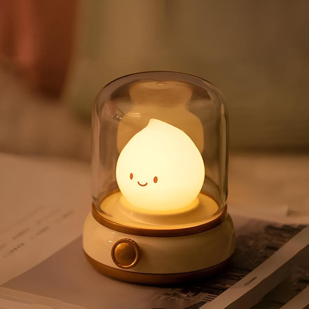 Lampada Notturna a Fiamma Carina con Paralume in Vetro
