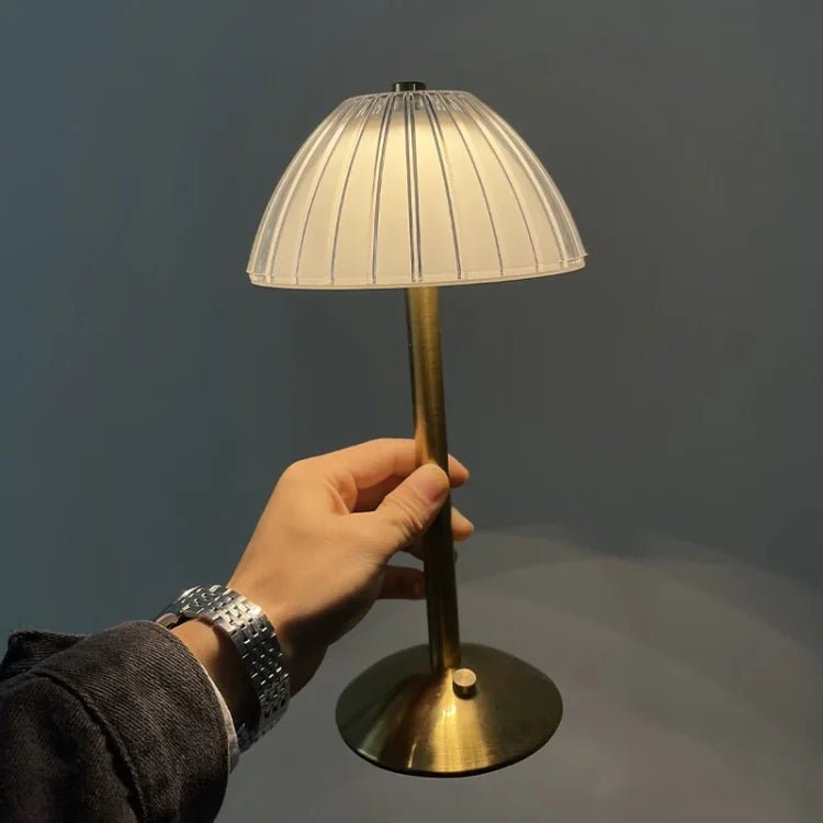 AuroLuxe – Lampada da tavolo senza fili in cristallo e metallo con elegante illuminazione LED